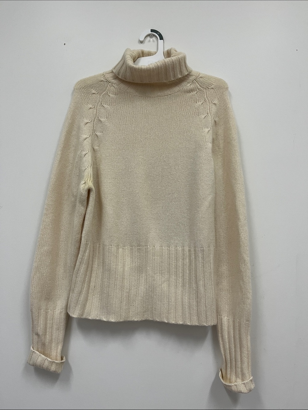 Vintage Banana Republic 100% cashmere Turtleneck Cable-Detail Sweater Size M